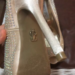 JLO, Jennifer Lopez open toe platform pumps! 5.5!